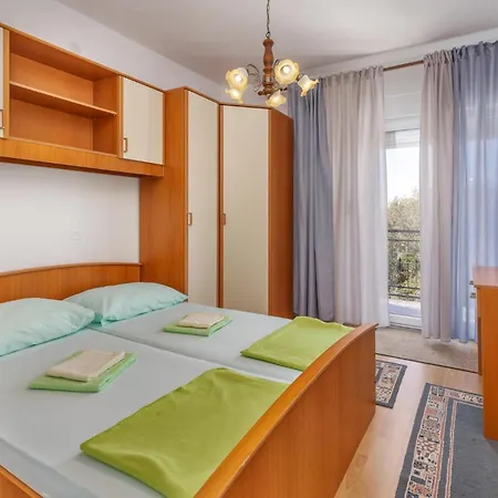 2 Bedroom Awesome In Apartman Novi Vinodolski